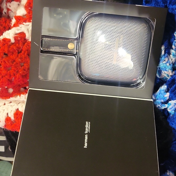 NEO Harman/Kardon Bluetooth speaker - Picture 2 of 4